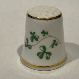 St Patrick’s Day porcelain thimble from Royal Tara Ireland 1”
